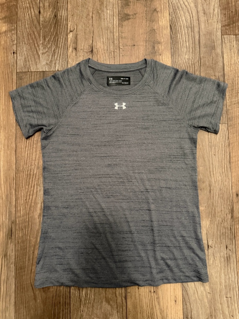 Under Armour Women’s Gray Heathered Performance Tee. Size Small